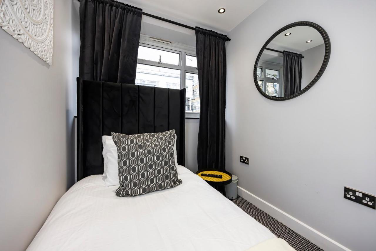 Victoria Hub Hotel Londra Exterior foto